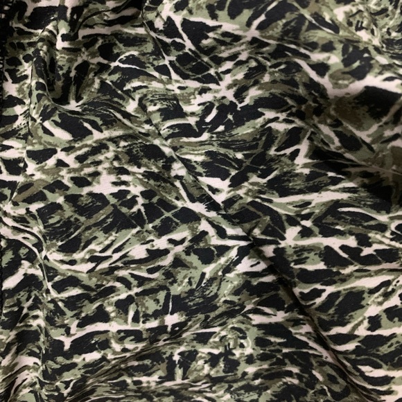 ECU Lululemon tracker Shorts - Picture 5 of 8